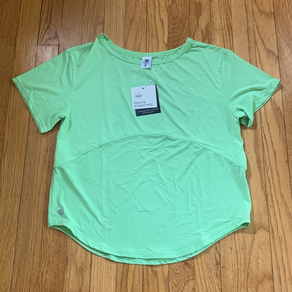 Senita Athletics activewear short sleeve shirt small fits like medium